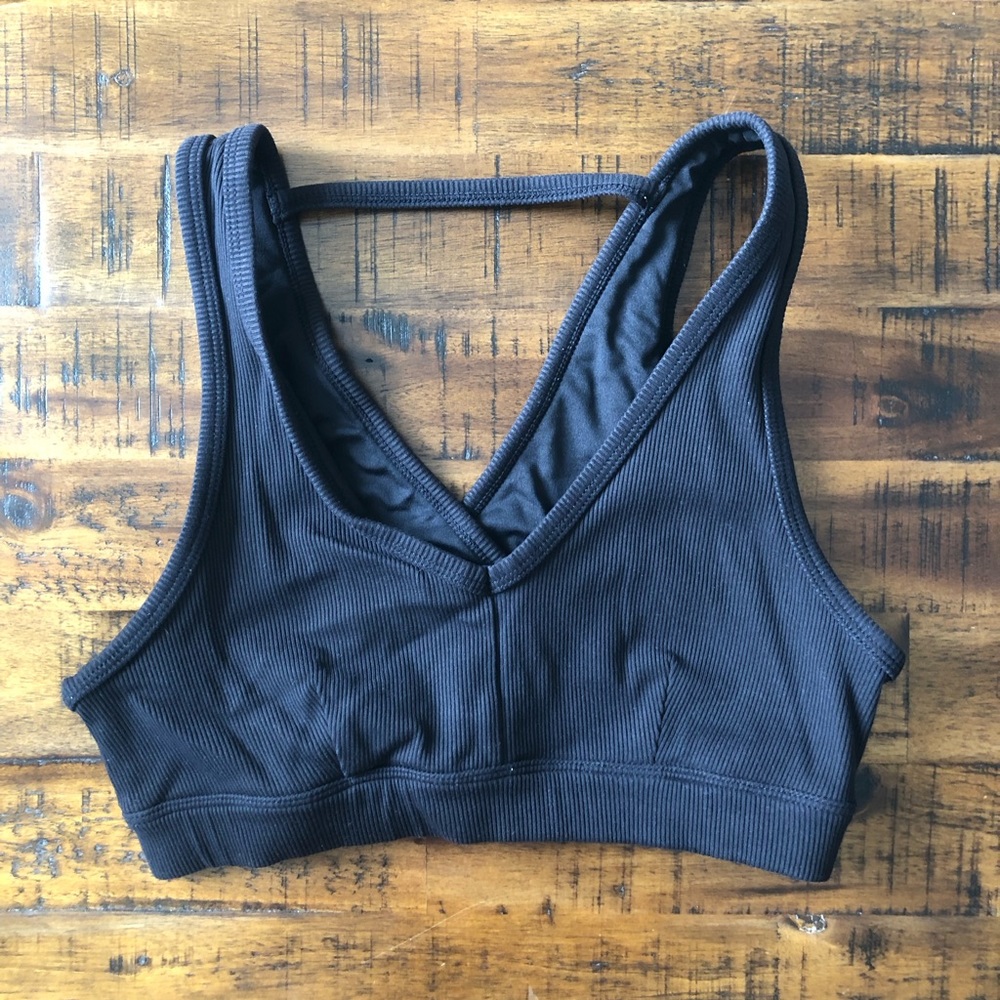 Alo Yoga Sports Bra in Black